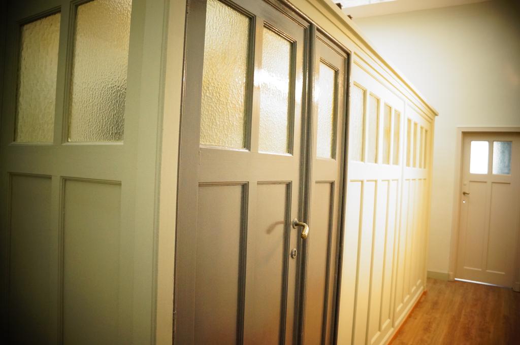 Es Hostel Saint-Gilles エクステリア 写真