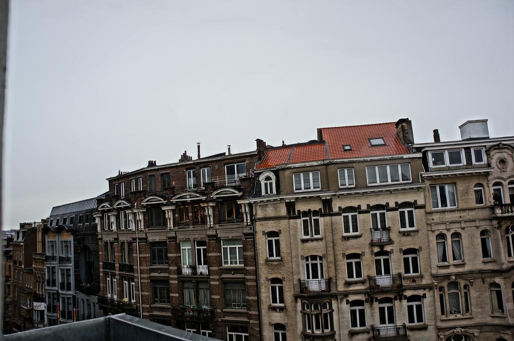 Es Hostel Saint-Gilles エクステリア 写真